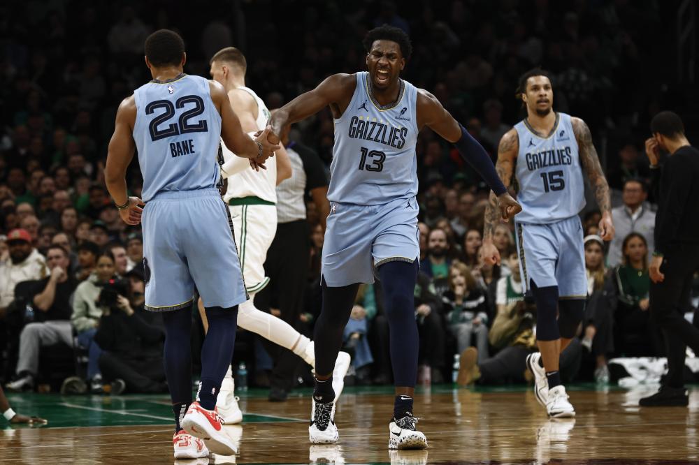 还是赛场外 还是赛场外