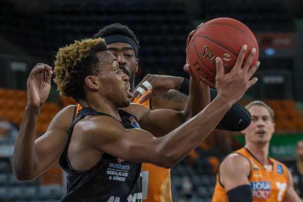 显示出俱乐 显示出俱乐